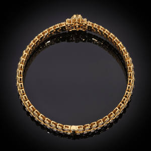 กำไลข้อมือ AMBER JEWELS T-917 แบบ unisex ชุบทอง 18K ประดับด้วยหินธรรมชาติทรงเหลี่ยมเจียระไนแบบ Brilliant Cut ตัวเรือนลายดอกไม้ ดีไซน์คลาสสิกแบบโซ่เชื่อม - Product Image 2