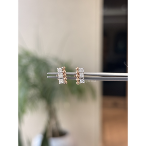 Pendientes de Oro de 14K con Diamantes Cultivados en Laboratorio QUBE STAR, 0.25 Ct, Corte Brillante Redondo de Triple Piedra, Joyería de Lujo para Mujer - Product Image 5