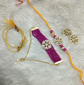 Exquisito conjunto de Rakhi con cuentas Kundan y magenta, hecho a mano, diseño tradicional, regalo de Rakshabandhan para hermano y tía. - Product Image 1