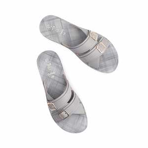 รองเท้าส้นเตี้ย CL5443นุ่มลำลองสีน้ำตาลแกมเหลือง - Product Image 1