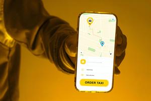 การพัฒนาแอปมือถือสำหรับจองแท็กซี่ RoyalCraft พร้อมแผงควบคุมสำหรับคนขับและการเชื่อมต่อระบบติดตาม GPS แบบเรียลไทม์ |   ไอโอเอสและแอนดรอยด์ |   อะปิส - Product Image 6