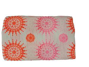 Tissu en coton léger et respirant, très demandé, avec motif floral brodé, pour la confection de robes pour femmes et filles. - Product Image 5