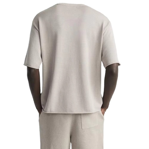 Ensemble d'été surdimensionné pour hommes, t-shirt et short assortis, coupe ample, tenue d'été décontractée, couleur unie, style streetwear minimaliste, ensemble confortable - Product Image 6