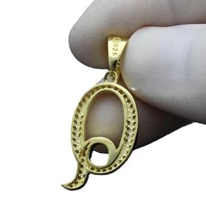 Colgante Q de Moissanita con incrustaciones de plata de ley 925, joyería con letra para cumpleaños, sin cadena, al por mayor - Product Image 3