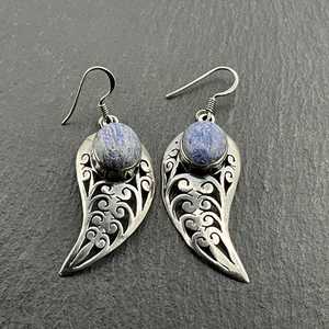 Boucles d'oreilles pendantes fantaisie en argent sterling et lapis-lazuli vintage, bijoux faits à la main avec pierres précieuses bleues, cadeau élégant pour femmes - Product Image 1