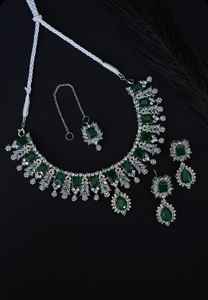 Conjuntos de Joyería de Circonio Tradicionales Indios y Pakistaníes Hechos a Mano, Estilo Bollywood, Chapados en Oro Antiguo para Bodas - Product Image 2