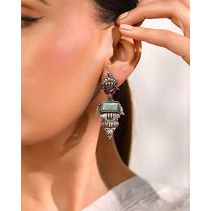 Boucles d'oreilles fines en argent Meera Jaipur Neel Kamal - Product Image 1