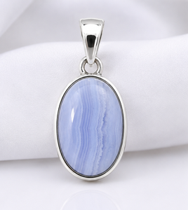 Pendentif en argent avec agate bleue, collier en agate bleue, pendentif ovale en argent sterling, bijoux en pierre bleue, fait main - Product Image 1