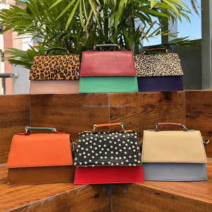 Bolso pequeño de cuero reciclado de colores de diseñador, bolso cruzado con asa para mujer, bolsos de hombro, comercio justo, hecho a mano y ecológico - Product Image 4