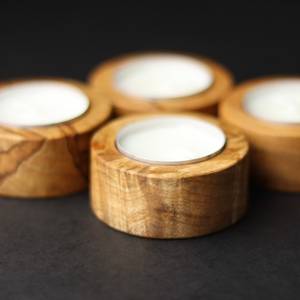 Portavelas Tallado a Mano con Luz LED - Varios Tipos de Madera: Decoración Rústica Navideña - Product Image 4