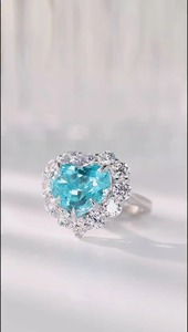 Anillo de Oro Sólido de 9k para Mujer con Topacio Azul en Forma de Corazón y Halo de Diamantes, Estilo Romántico de Compromiso - Product Image 3