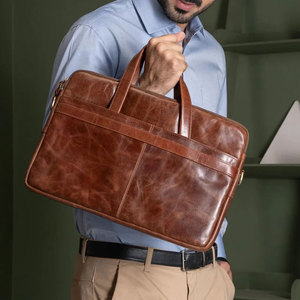 Sac pour ordinateur portable en cuir véritable de haute qualité 2026 pour unisexe, sacs pour ordinateur portable en cuir de qualité supérieure avec logo personnalisé imprimé - Product Image 4