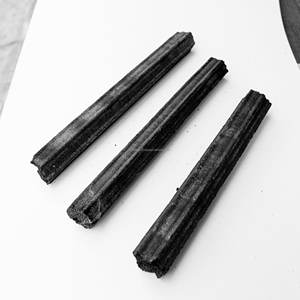 Haute Qualité Hexagone Noir BBQ Grill Chauffage Briquette Sciure De Bois De Bois De Vietnam Fabricant pour Narguilé Charbon De Bois De Charbon De Bois - Product Image 2
