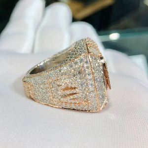 Anillo de Compromiso para Hombre de Plata de Ley 925 con Moissanita de Corte Redondo y Diamantes Engastados, Estilo Hip Hop, Joyería de Rapper con Diseño de Racimo - Product Image 6