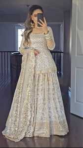 Conjunto de Lehenga Choli de Diseño Pakistaní con Dupatta |   Traje Étnico de Seda para Fiesta de Bodas - Product Image 4