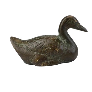 Escultura de pato de bronce hecha a mano, perfecta para interiores y exteriores, accesorios de decoración del hogar, adorno decorativo de pato antiguo - Product Image 2