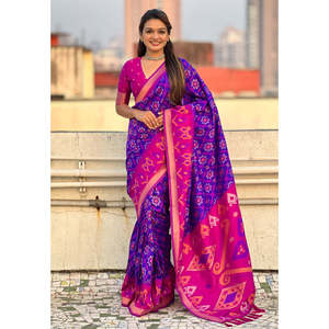 Sari Patola de Seda Suave Violeta con Tejidos en Contraste, Elegantes Vestidos de Noche - Product Image 4