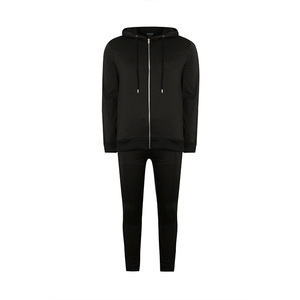 Ensemble de survêtement unisexe noir à capuche avec cordon de serrage, imprimé décontracté, respirant, en polyester écologique, coupe classique - Product Image 6