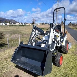 Équipement puissant de mini-tracteurs Bobcat, maniement compact pour travaux agricoles et entretien des terres. - Product Image 3
