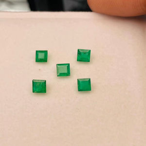 Émeraudes naturelles 5 pièces 1,80 ct lot de pierres précieuses qualité AAA avec un lustre superbe et une belle couleur verte, polissage et taille parfaits - Product Image 6