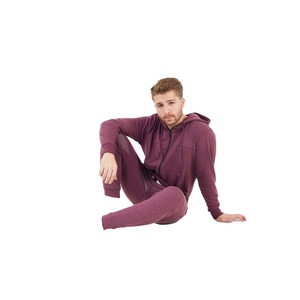 Conjunto Deportivo Unisex Único de 2 Piezas, Camiseta y Pantalones Cortos con Cintura Elástica, Color Sólido Personalizado, Ligero y Transpirable, 100% Poliéster - Product Image 4