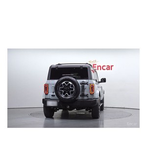 Ford Bronco 2.7 Outer Banks Diciembre 2023 8,798 km Caja de Cambios Automática Asientos de Cuero con Cámara Trasera Volante a la Izquierda - Product Image 4