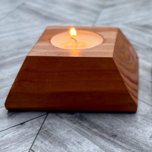 Porte-bougie en bois artisanal, forme carrée, bois naturel, décoration d'intérieur, support pour bougie tealight, porte-bougie rustique pour table - Product Image 5
