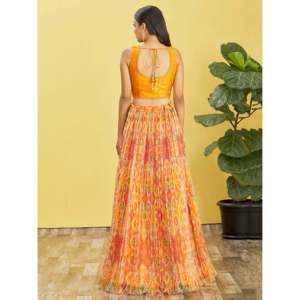 Lehenga Choli de Organza con Trabajo de Espejos en Amarillo Brillante para la Noche - Product Image 4