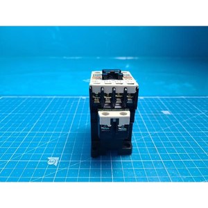 Contactor Magnético Fuji SC-0 Usado Como Está, Piezas de Equipos Semiconductores Legacy - Product Image 2