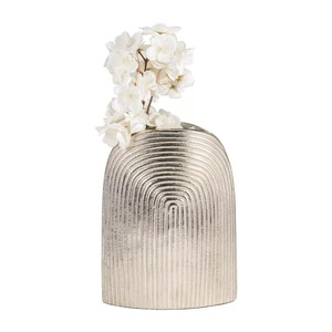 Vase de table contemporain en métal sculpté, finition argentée, design ajouré, hauteur 39 cm, accent décoratif pour la maison - Product Image 5