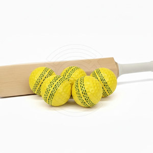 ลูกคริกเก็ตมาตรฐานสำหรับฝึกซ้อม ออกแบบด้วยวัสดุคุณภาพสูง เสริมความมั่นคงของรูปทรงและสมดุล เหมาะสำหรับสนามฝึกซ้อม - Product Image 3