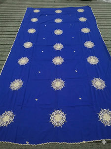 Foulard Hijab en Voile de Coton Brodé de Strass Floraux pour Femme – Doux, Respirant et Léger pour l'Été et le Quotidien – Vente en Gros - Product Image 2