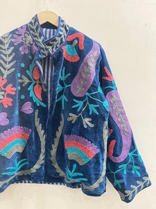 Chaqueta Azul de Terciopelo para Mujer, Bordada a Mano con Diseño Floral Paisley Suzani, Estilo Boho Chic Vintage, Chaqueta Abierta - Product Image 6