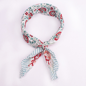 Bandana unisexe en coton biologique rayé bleu et blanc pour le printemps et l'été, 53x53cm, écologique - Product Image 2