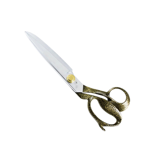 Tijeras de Sastre Profesionales de Acero Inoxidable con Hoja Afilada y Mango Largo para Cortar Telas y Trabajos de Manualidades - Product Image 6