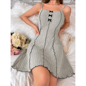 Vestido ajustado de punto acanalado para mujer con detalle de lazo - Product Image 2