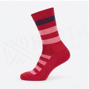 Chaussettes ras du cou rayées rouge et rose, respirantes, tricotées pour adultes, usage quotidien décontracté - Product Image 3