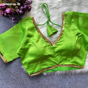 Colección de blusas de alta calidad en satén Malai con encaje dorado, listas para usar, de manga corta, cuello en V y corte tipo manzana, proveedor de Surat. - Product Image 3