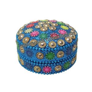 Boîte en fer métallique classique et traditionnelle avec couvercle de forme ronde pour Vermillion Kumkum Sindoor - Product Image 1