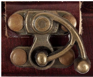 สมุดบันทึกหนังวินเทจ NEW ERA ลายผีเสื้อ ปกแข็งสีดำ พร้อมตัวล็อคแบบเกี่ยว ของขวัญสมุดโน้ต 100 แผ่น เย็บเข้าเล่ม - Product Image 6