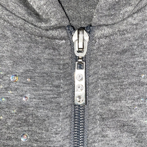 Sudadera con Capucha Negra Cuadrada con Apliques de Pedrería y Bordado, Diseño Universal de Pedrería, Impresión Personalizada OEM - Product Image 6