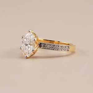 แหวนเพชร CVD ทรงรี 2.00 กะรัต ดีไซน์ดอกไม้ สวยงาม ผลิตในห้องปฏิบัติการ ทองคำ 14K สีเหลือง สำหรับเป็นของขวัญเจ้าสาวหรืองานฉลองครบรอบ - Product Image 2