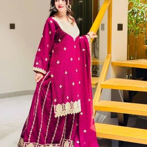 Traje Sharara Elegante de Georgette Fox de Royal Export con Bordado de Lentejuelas y Cordones, y Dupatta para Fiestas - Product Image 1