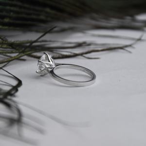 แหวนเพชรเม็ดเดี่ยวทรงบริลเลียนต์ VDS 3.5 กะรัต เพชรเพาะเลี้ยงในห้องปฏิบัติการ |   ได้รับการรับรอง E-VVS2 IGI |   แหวนเงินแท้ 925 ชุบโรเดียมสำหรับผู้หญิง - Product Image 6