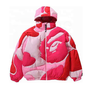 Blouson matelassé à capuche unisexe rose et rouge, manteau d'hiver décontracté à fermeture éclair, coupe ample, en toile respirante avec rembourrage en fibres de polyester - Product Image 1