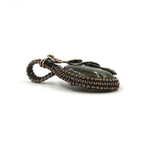 Pendentif ovale en labradorite enroulé sur fil, plaqué or 18 carats, cuivre, 55x30mm, vente en gros |   Bijoux bohèmes faits à la main avec pierres précieuses - Product Image 3