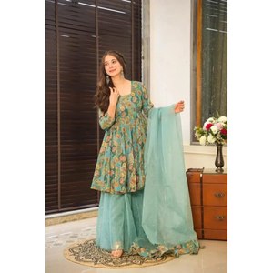 TOP DE TRABAJO CON ESTAMPADO DIGITAL DE SEDA CHINON ATRACTIVA SHARARA CON DUPATTA SKY - Product Image 1