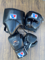 Guantes de Boxeo Profesionales Personalizables de Cuero, Diseño de Dedos Completos, Cierre con Cordones, Correa de Muñeca Ajustable con Gancho y Bucle