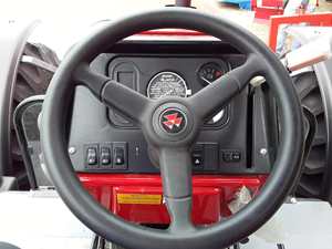 Tracteur Massey Ferguson modèle 291 neuf 4x4 90 CV à transmission par engrenages avec composants de roulement et d'engrenage - Product Image 2