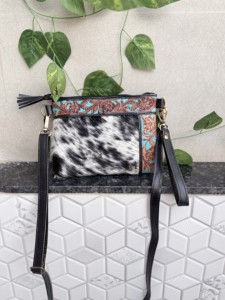 กระเป๋าถือหนังวัวขนเฟอร์สำหรับผู้หญิงกระเป๋าถือหนังขนเฟอร์สีเทอร์ควอยส์โบฮีมีดีไซน์ไม่ซ้ำใคร - Product Image 5